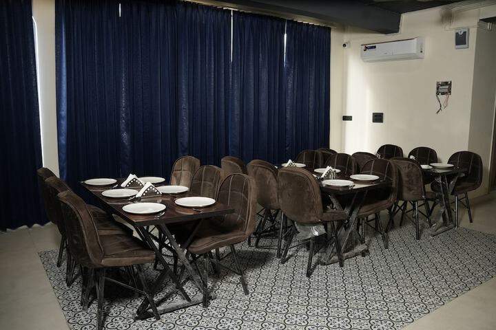 Dining 5 of 7