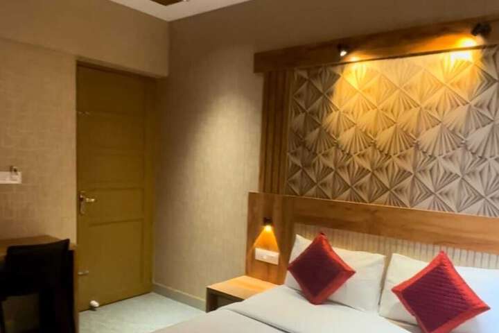 Room 9 of 49
