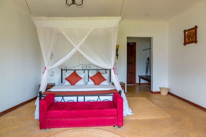 Room 2 of 32