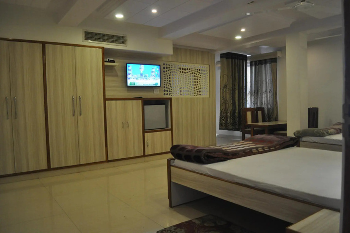 Room 3 of 3