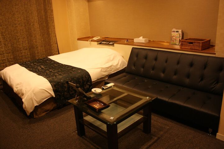 Room 5 of 19