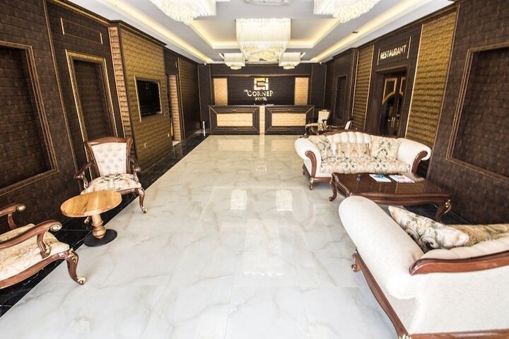 Entrance & Lobby