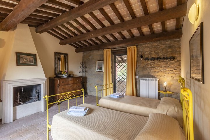 Room 2 of 47