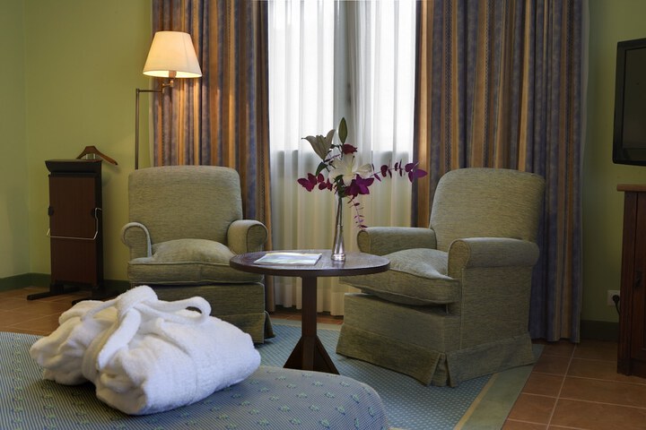 Room 15 of 95