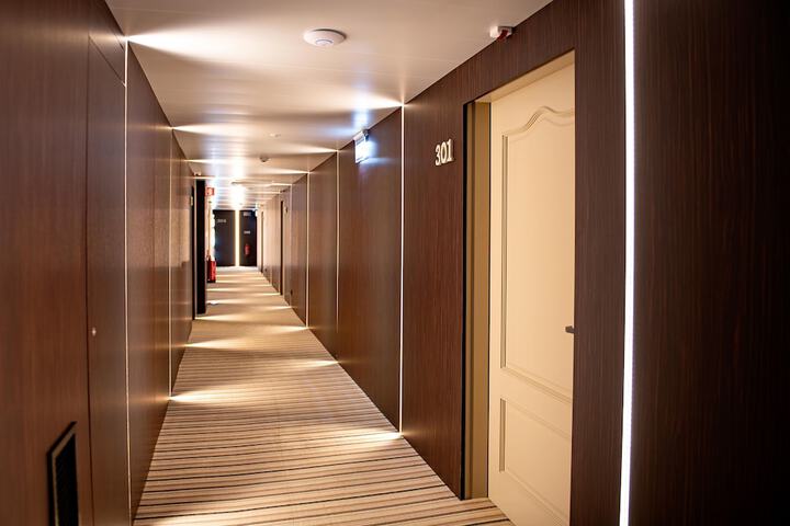 Room 33 of 85