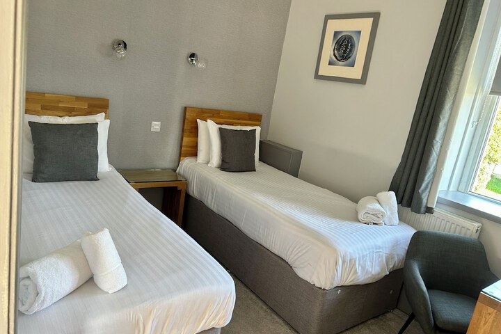 Room 17 of 142