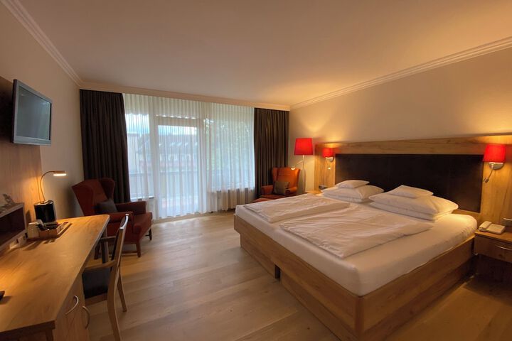 Room 9 of 174