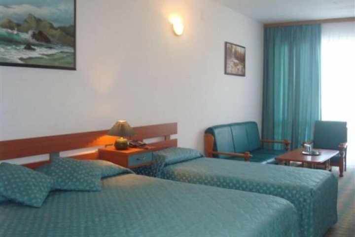 Room 3 of 54