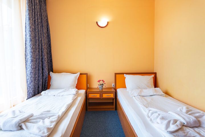 Room 19 of 110