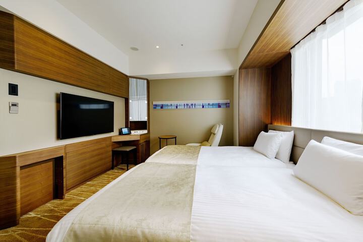 Room 8 of 35