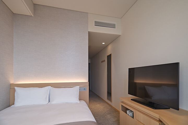 Room 19 of 158