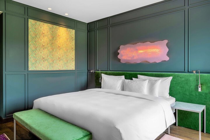 Room 40 of 280