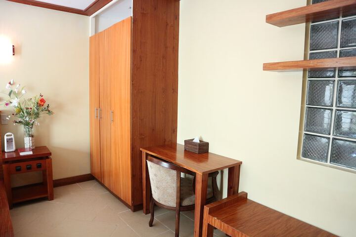 Room 11 of 35