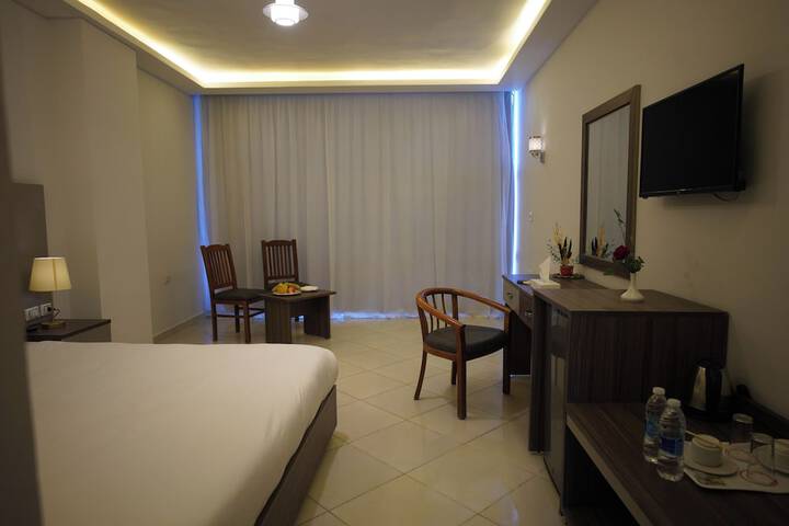 Room 13 of 27