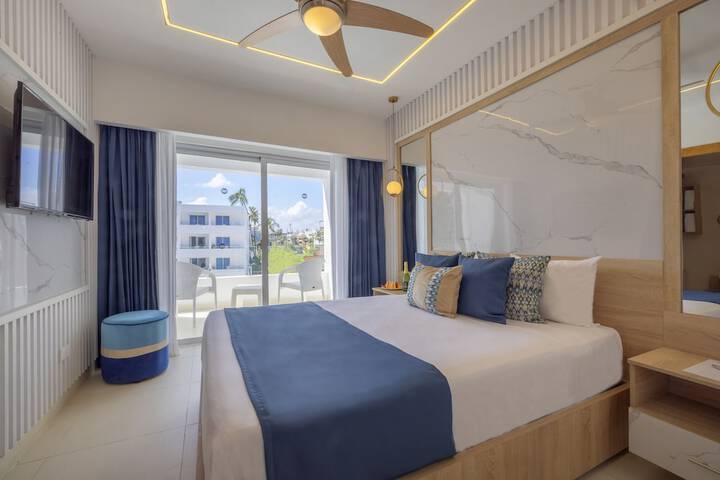 Room 3 of 47