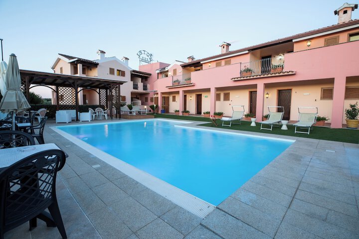 Pool Hotel