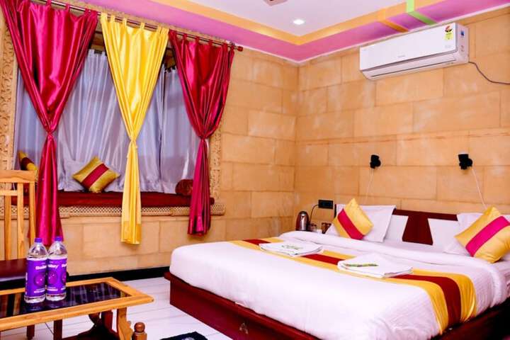 Room 7 of 24
