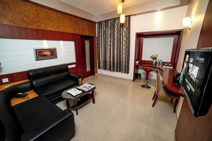 Room 6 of 15