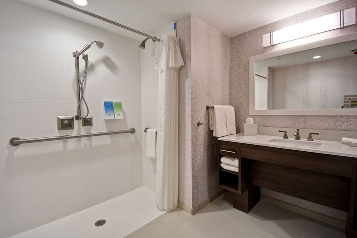 1 King Mobilty Hearing Accessible Roll in Shower Studio (7 of 15)