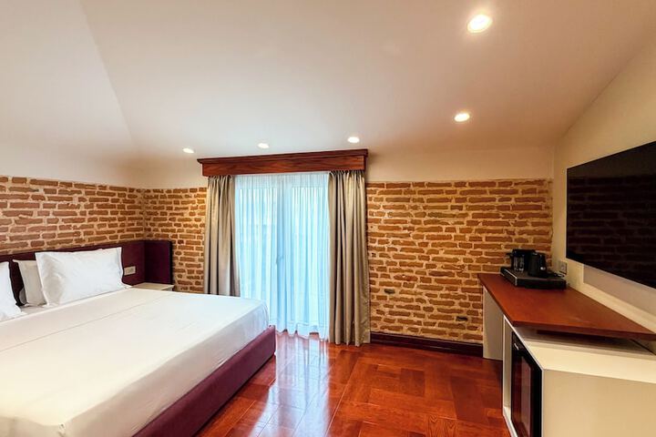 Room 35 of 96