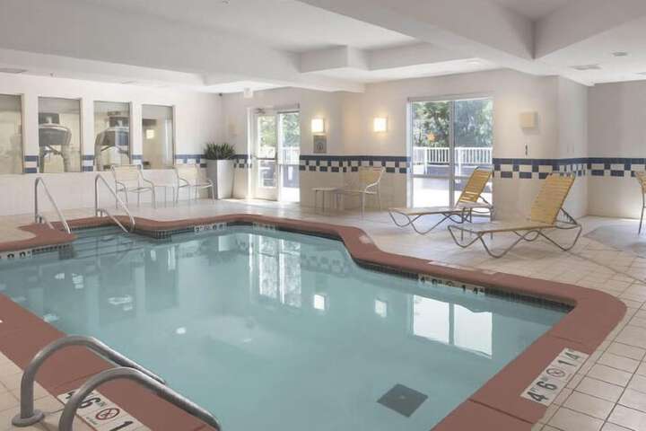 Indoor/outdoor pool