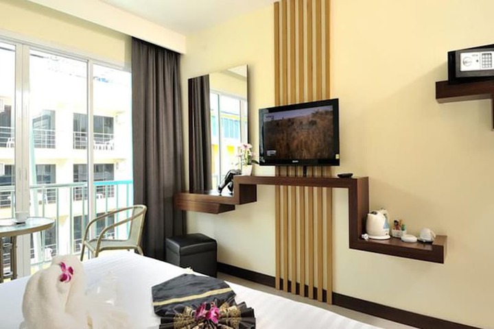Room 6 of 34