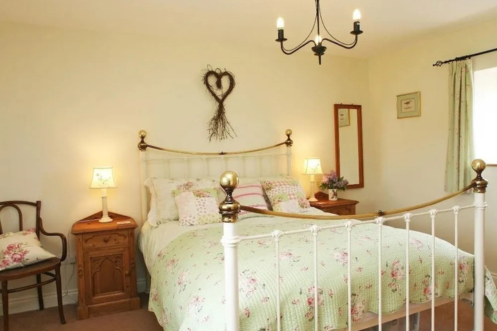 Room 4 of 14