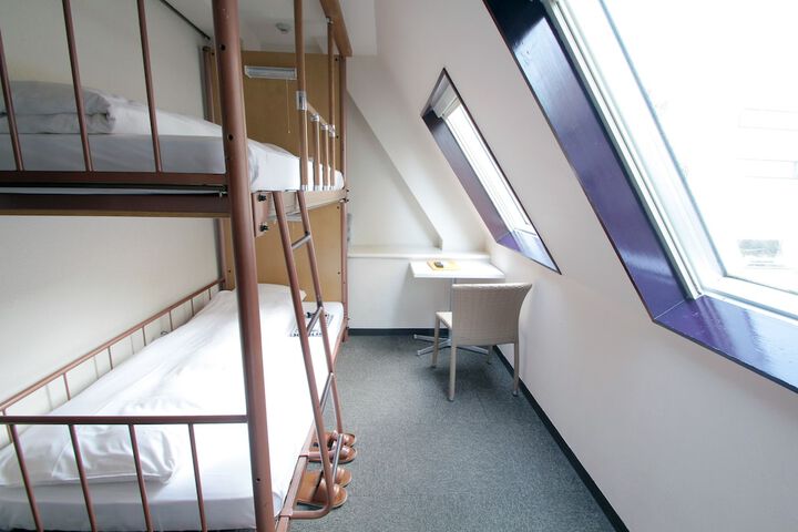 Room 15 of 94