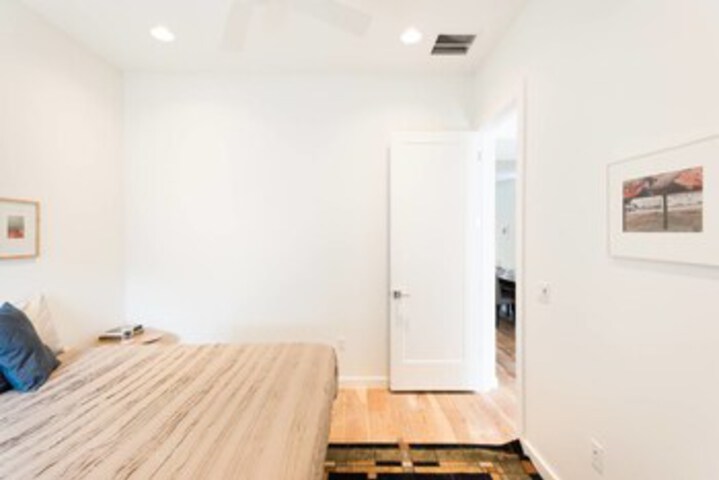 Room 34 of 40
