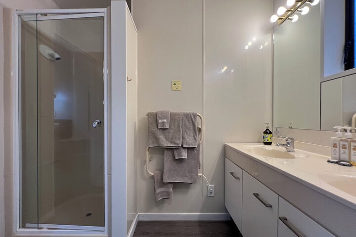 Room 43 of 50