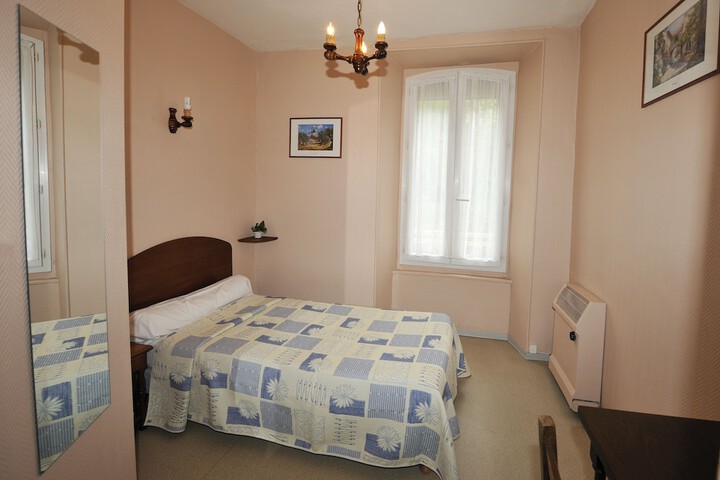 Room 4 of 44