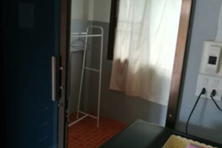Room 30 of 46