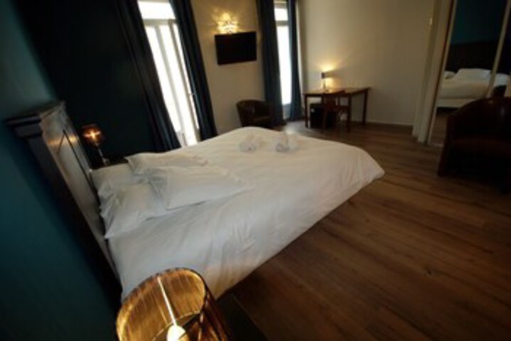 Room 15 of 29