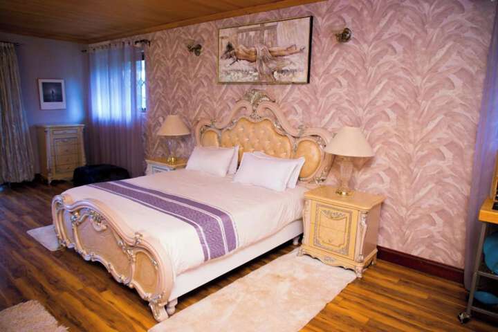 Room 9 of 24