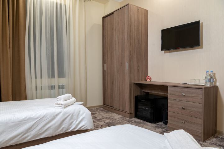 Room 8 of 33
