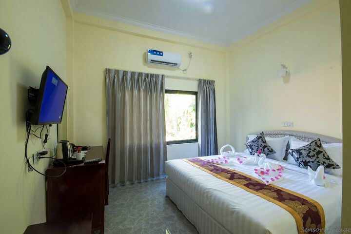 Room 11 of 21