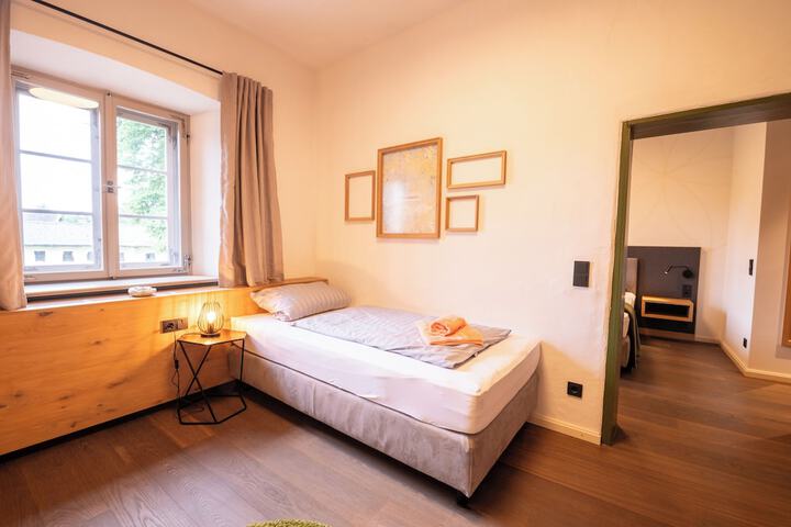Room 3 of 53