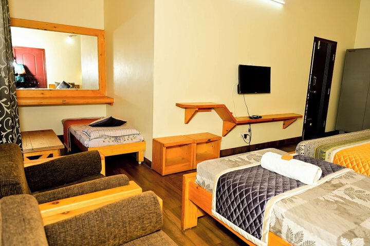 Room 33 of 62