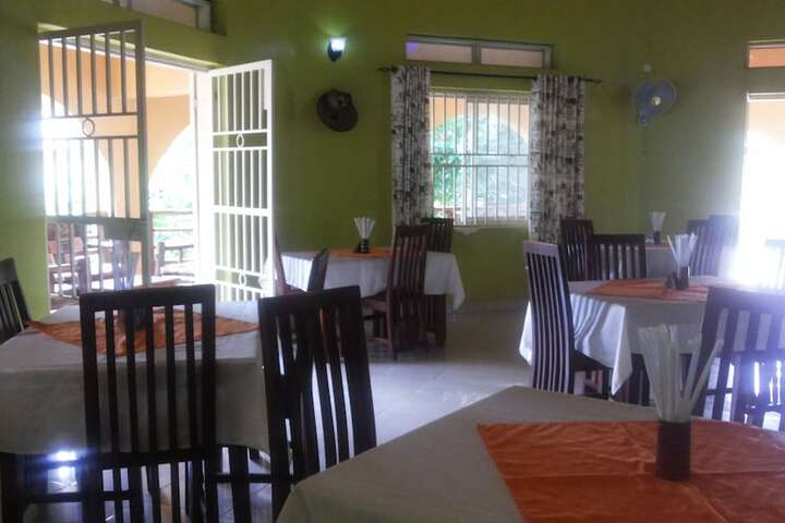 Dining 32 of 60