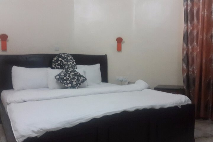 Room 27 of 58