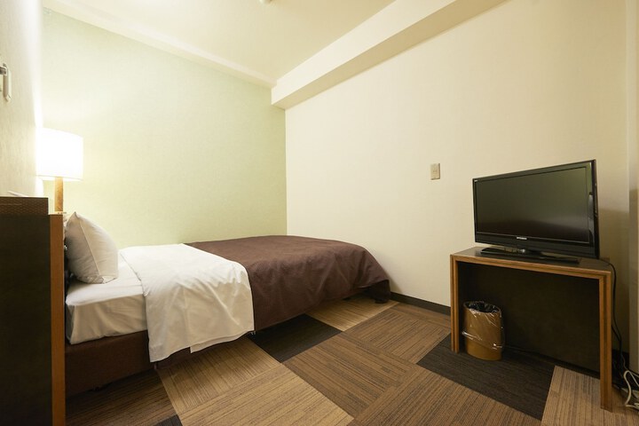 Room 9 of 31