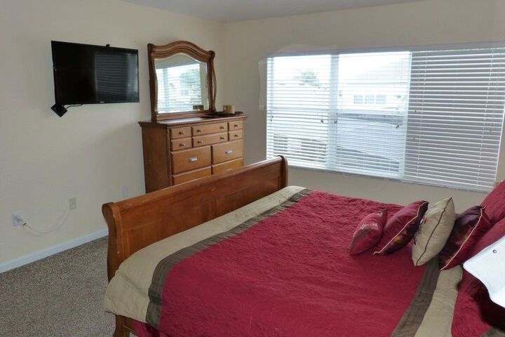 Room 4 of 32