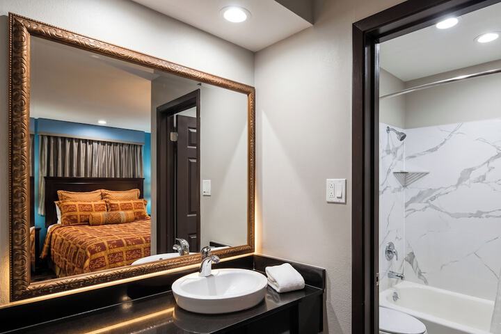 Room 14 of 19