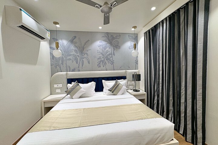 Room 34 of 76