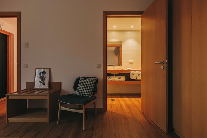 Room 60 of 181