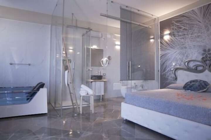 Room 18 of 35