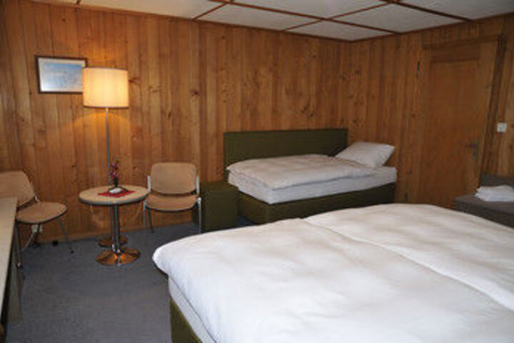 Room 9 of 50