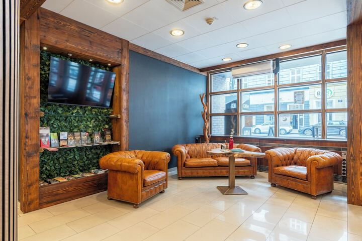 Guest Lobby