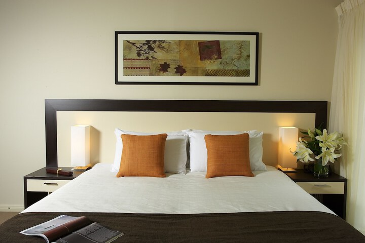 Room 2 of 18
