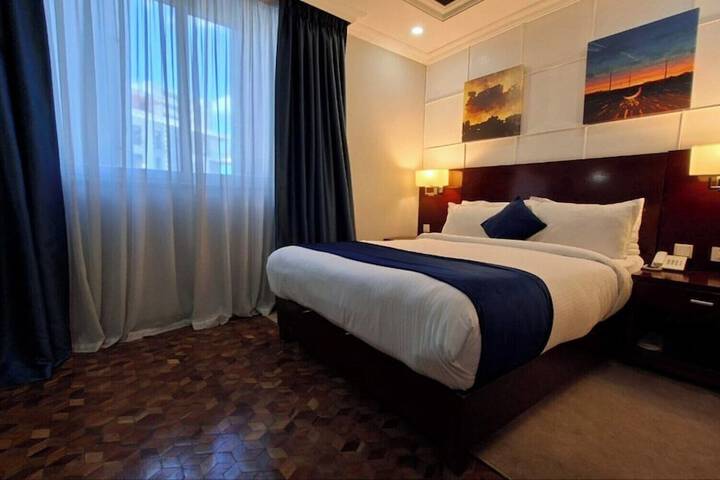 Room 21 of 108